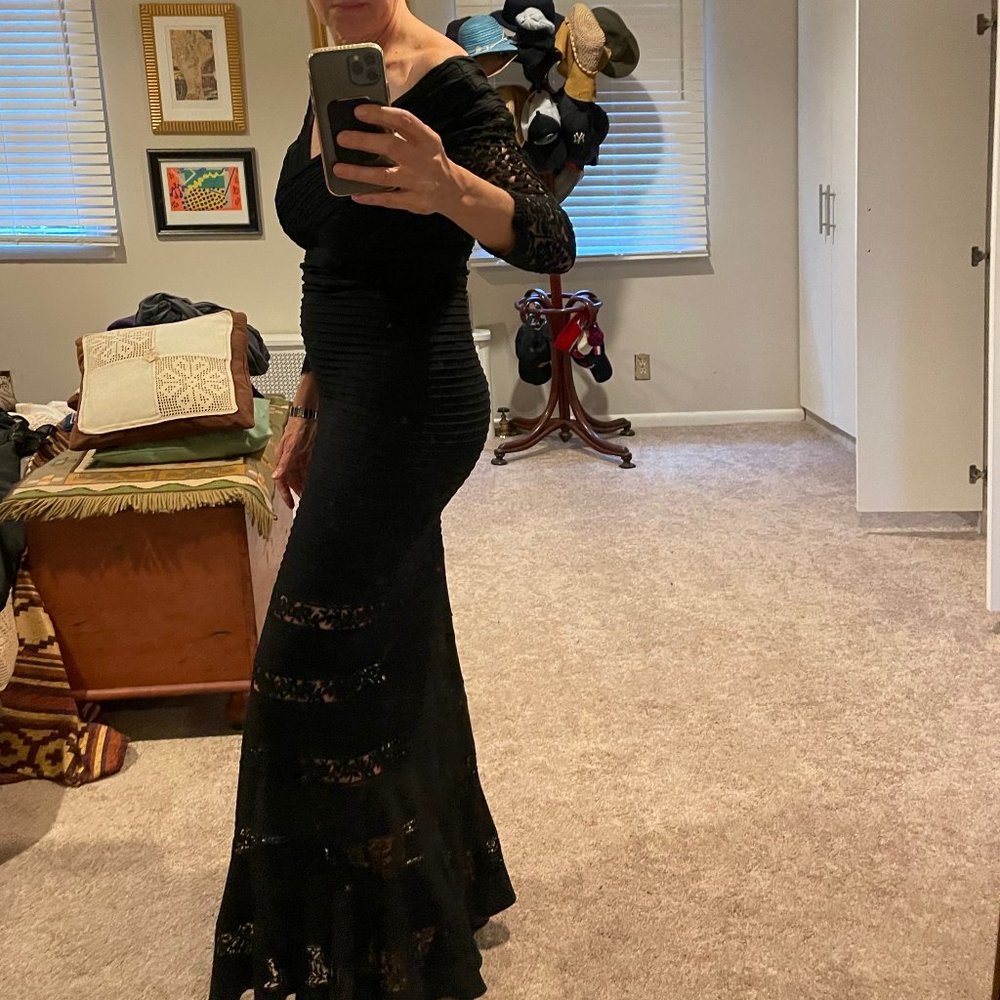 Tadashi Shoji floor length pintuck mermaid dress size M